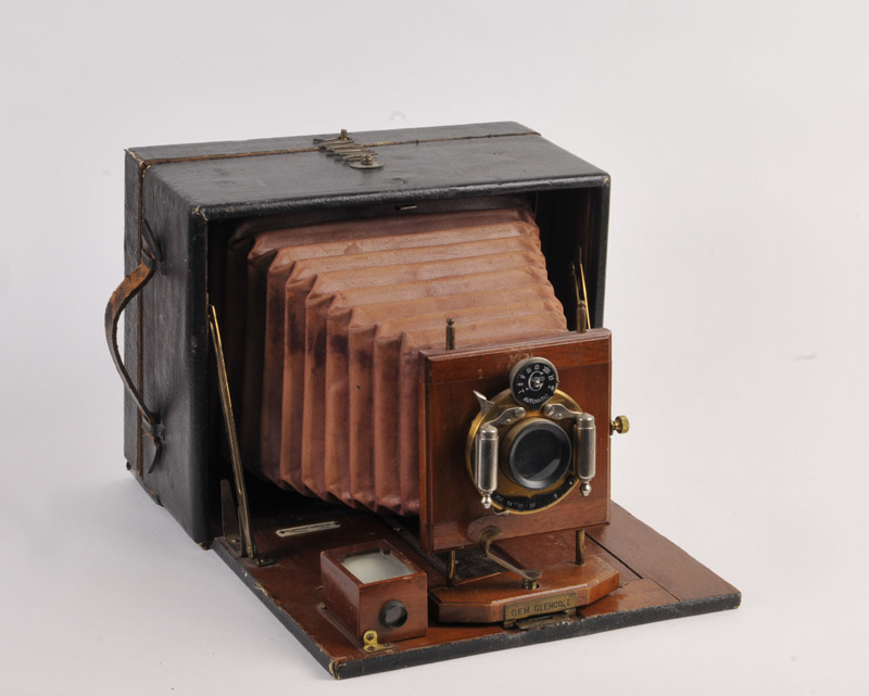 The Canadian Camera Gem Glenco #1